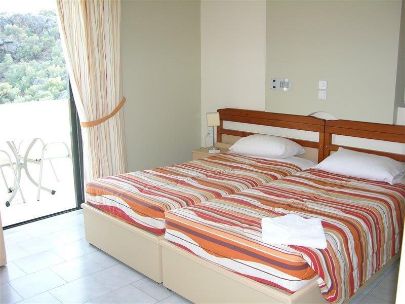Polyrizos Hotel 罗达奇诺 外观 照片